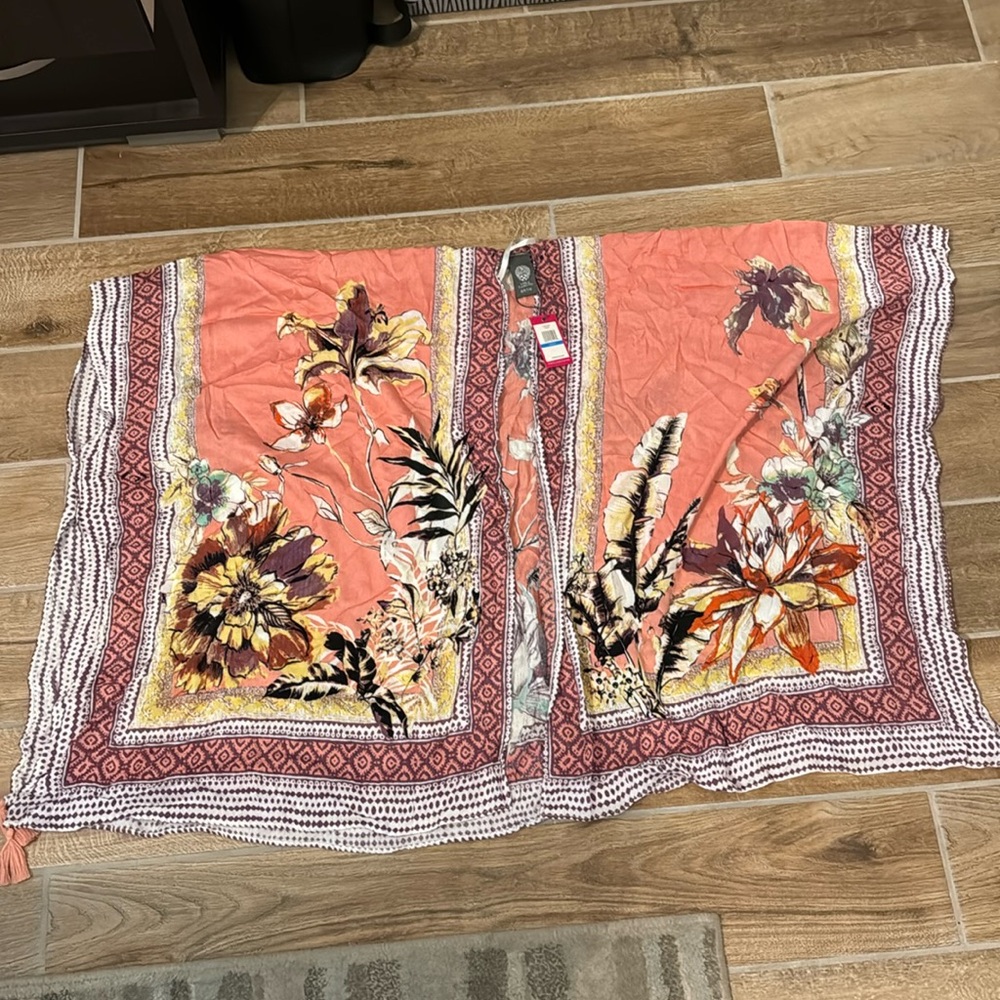 Boho Chic Vince Camuto scarf/wrap with tassels! Salmon pink and mauve colors!